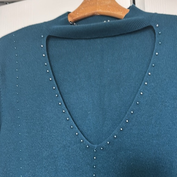 Tamari Teal sweater with seed beads - Picture 2 of 4